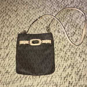 MICHEAL KORS Logo Crossbody